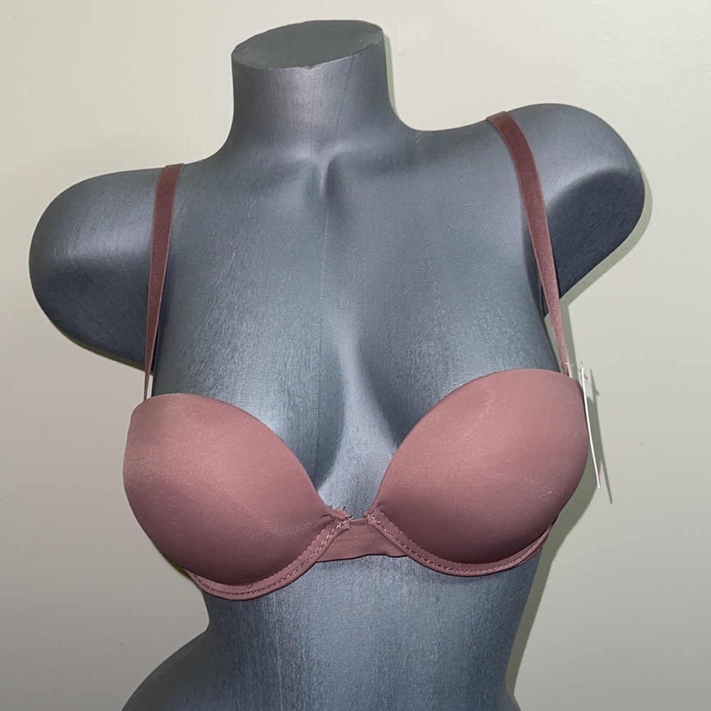 Super Push Up Multi-way Strapless Bra 3 Hooks. Ilys  Lumie Brand & Silicon Band.
